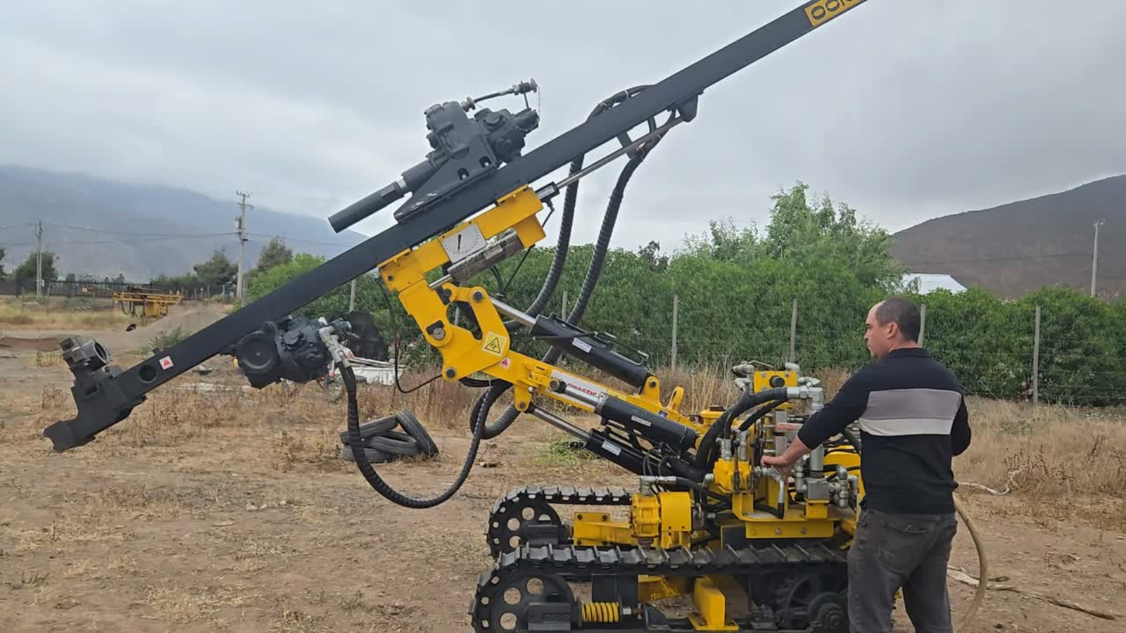 AD200 Jumbo Simba operando en minería subterránea
